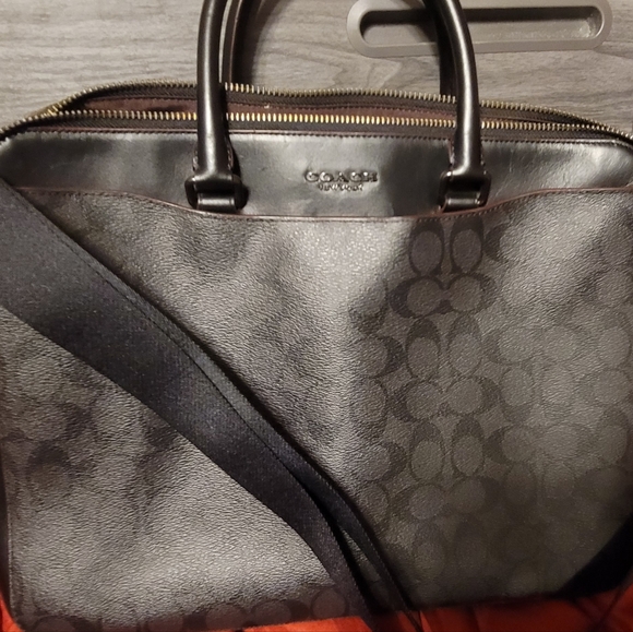 COACH DAYBAG TRAVEL BAG COMPUTER BAG CROSSBODY MESSENGER - Picture 1 of 6